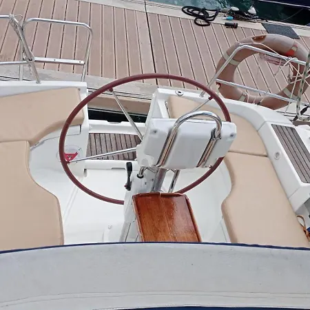 Ботель Catamaran Y Velero I Centro De Ибица