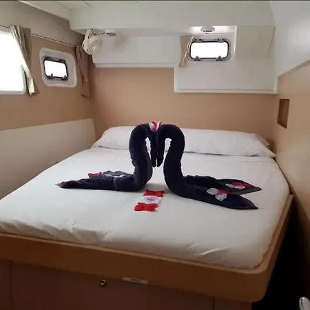 Catamaran Y Velero I Centro De Ибица