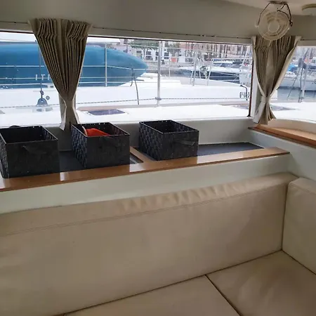 Botel Catamaran Y Velero I Centro De Ibiza città
