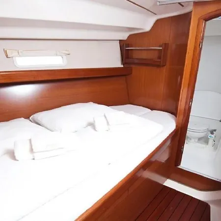 Bådhotel Catamaran Y Velero I Centro De *